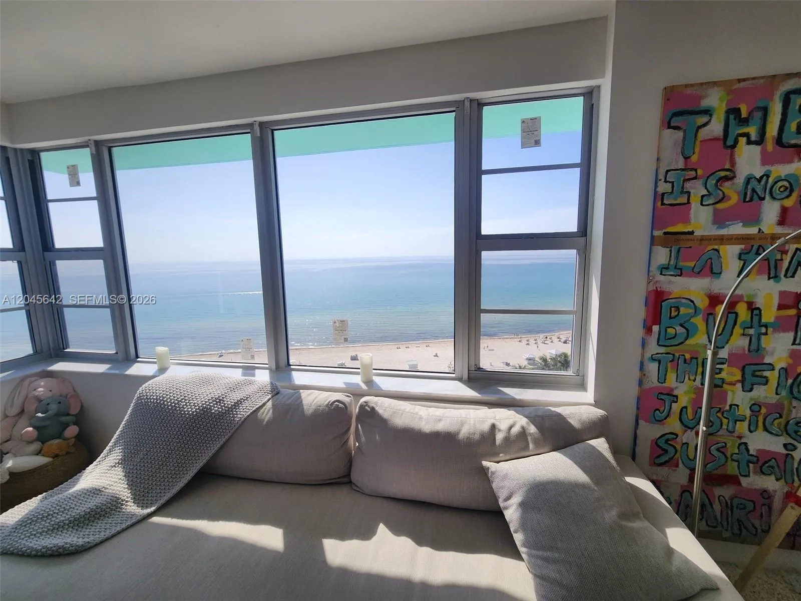 Foto de propiedad en 5255 Collins Avenue 12E, Miami Beach, FL 33140 Miami Beach con MLS# 