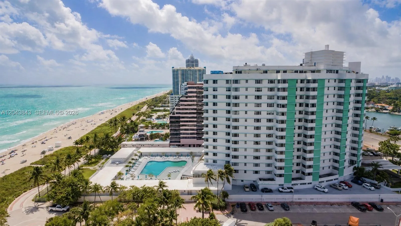 Foto de propiedad en 5255 Collins Avenue 7B, Miami Beach, FL 33140 Miami Beach con MLS# 