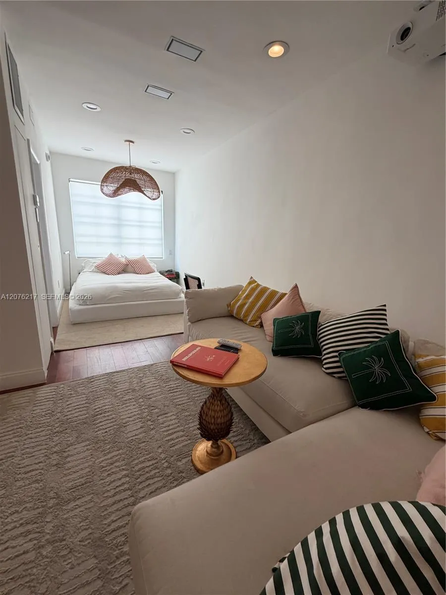 Foto de propiedad en 526 15th Street 12, Miami Beach, FL 33139 Miami Beach con MLS# 