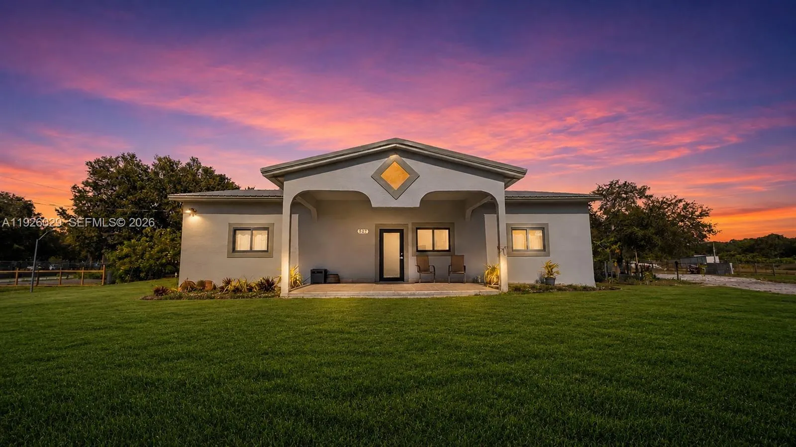 Foto de propiedad en 527 Perimeter Road, Clewiston, FL 33440 Clewiston con MLS# 