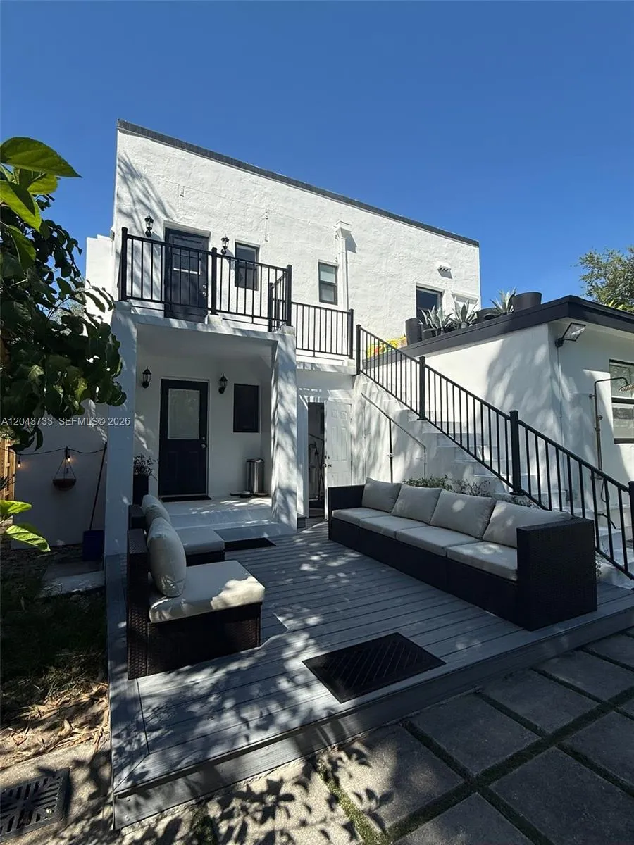 En Renta 528 NE 70th Street Top, Miami, FL 33138, Miami, FL 33138