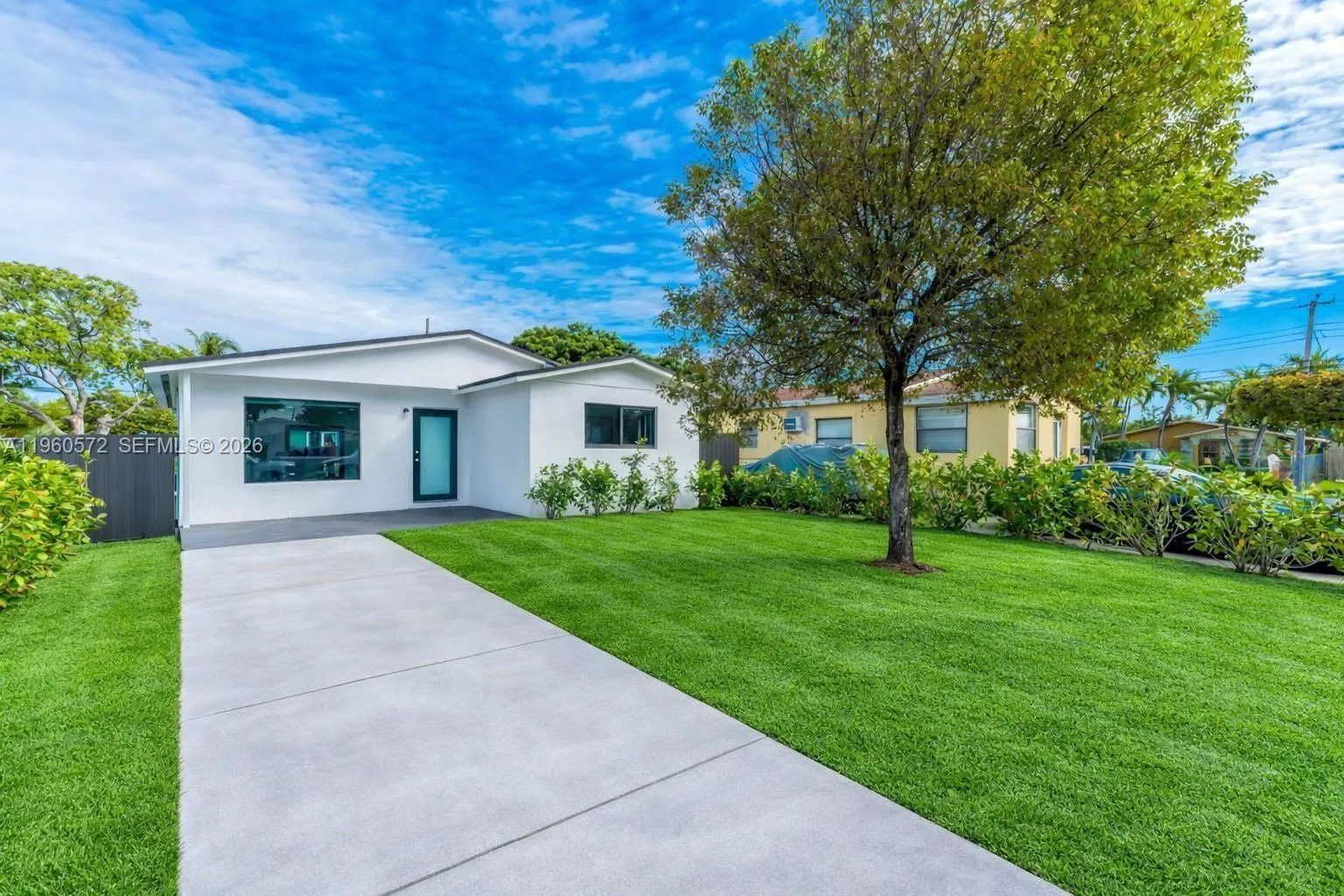 Foto de propiedad en 528 NW 3rd Court, Hallandale Beach, FL 33009 Hallandale Beach con MLS# 
