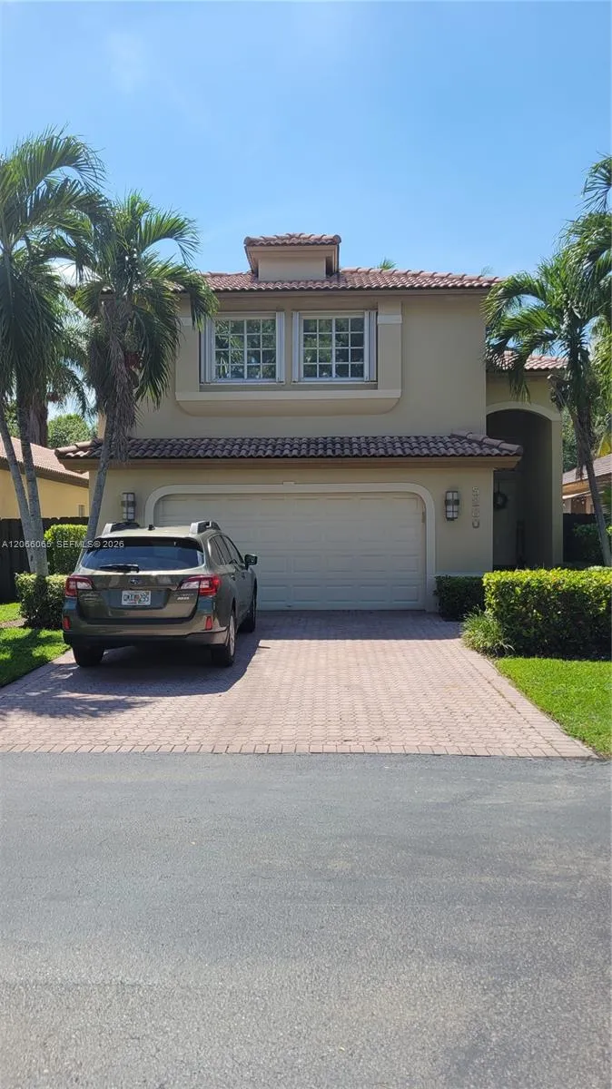 Foto de propiedad en 5280 NW 113th Place 5280, Doral, FL 33178 Doral con MLS# 