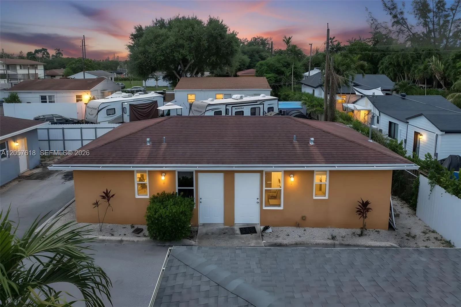 Foto de propiedad en 529 NW 88th Street 1, El Portal, FL 33150 El Portal con MLS# 