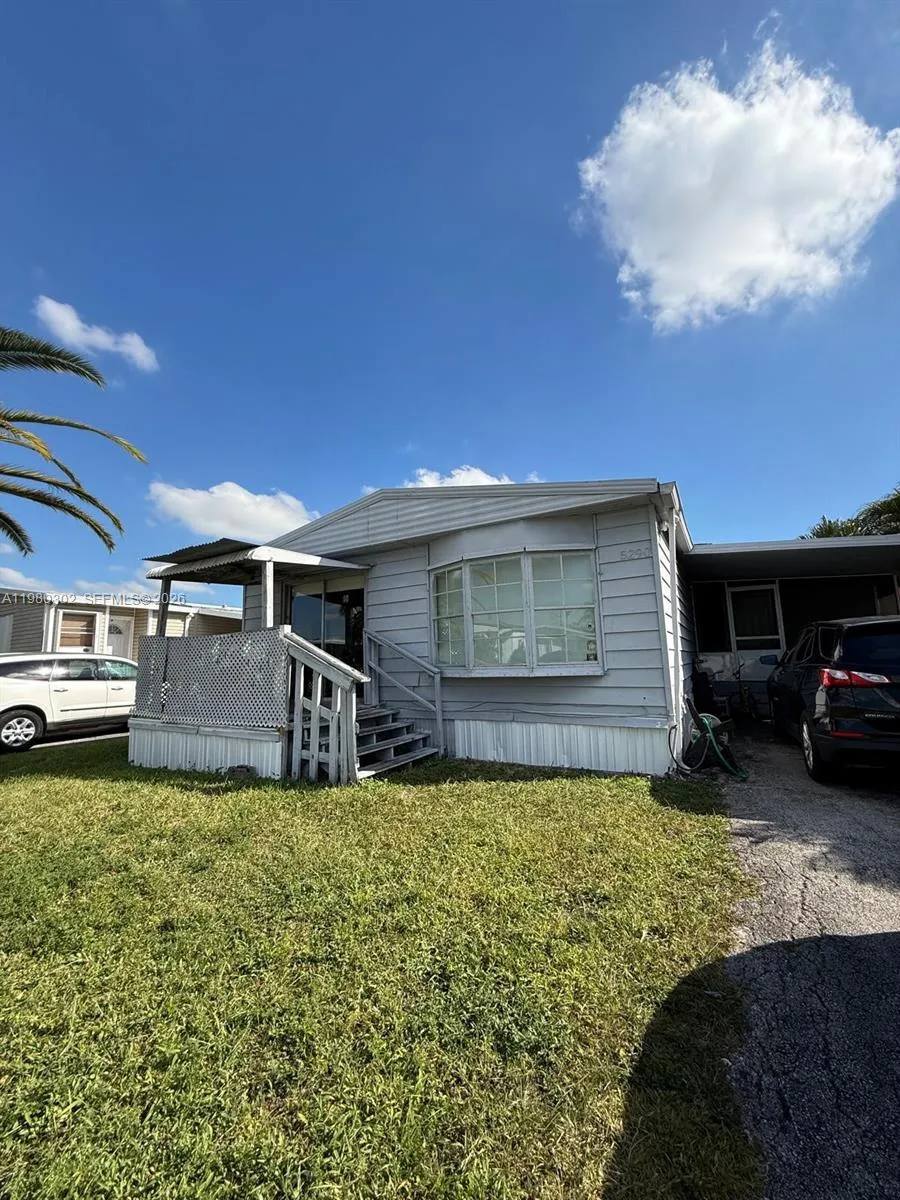Foto de propiedad en 5290 SW 22nd Terrace, Dania Beach, FL 33312 Dania Beach con MLS# 