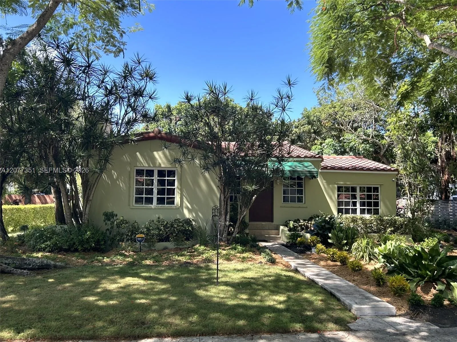 Foto de propiedad en 53 NW 93rd Street, Miami Shores, FL 33150 Miami Shores con MLS# 