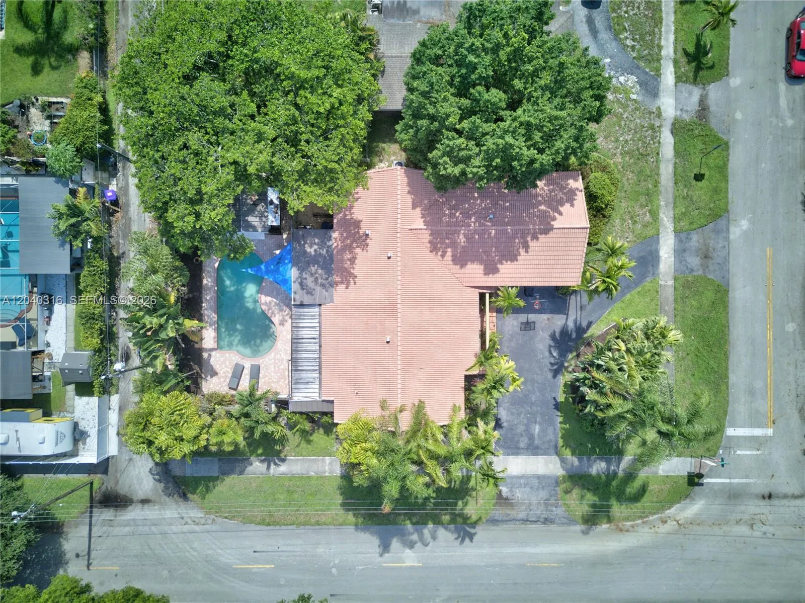 Foto de propiedad en 5300 Fillmore Street, Hollywood, FL 33021 Hollywood con MLS# 