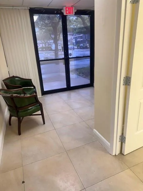 Foto de propiedad en 5300 NW 12th Avenue, Fort Lauderdale, FL 33309 Fort Lauderdale con MLS# 