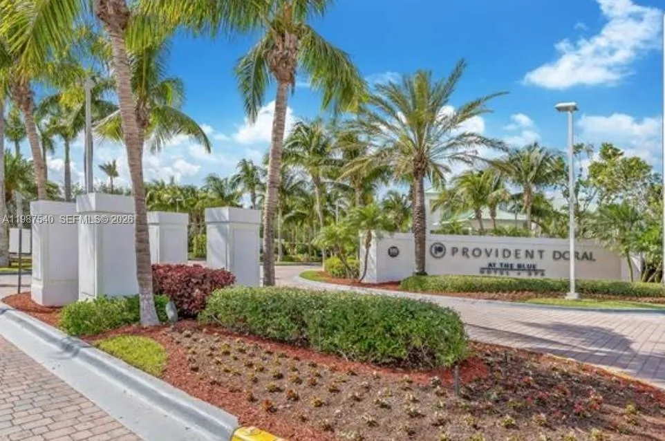 Foto de propiedad en 5300 NW 87 Avenue 406, Doral, FL 33178 Doral con MLS# 