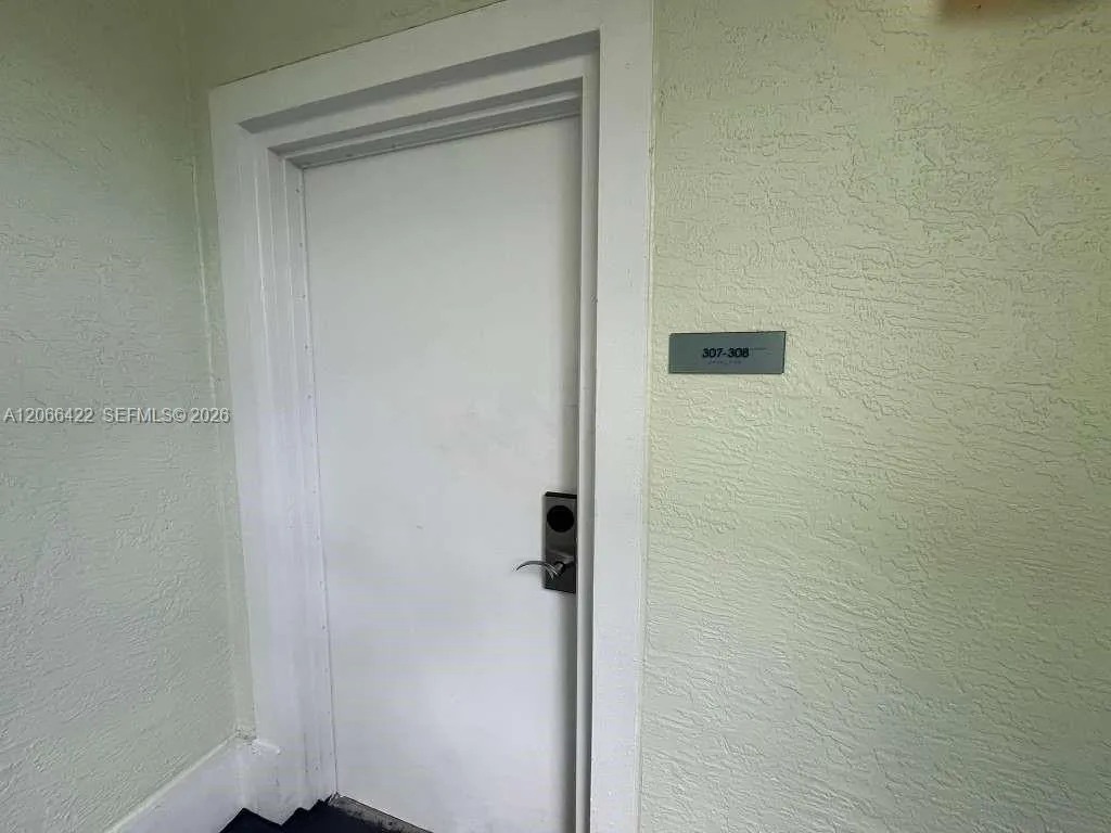 Foto de propiedad en 5300 NW 87th Avenue 307, Doral, FL 33178 Doral con MLS# 