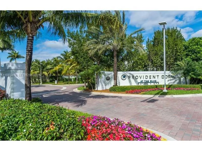 Foto de propiedad en 5300 NW 87th Avenue 415, Doral, FL 33178 Doral con MLS# 