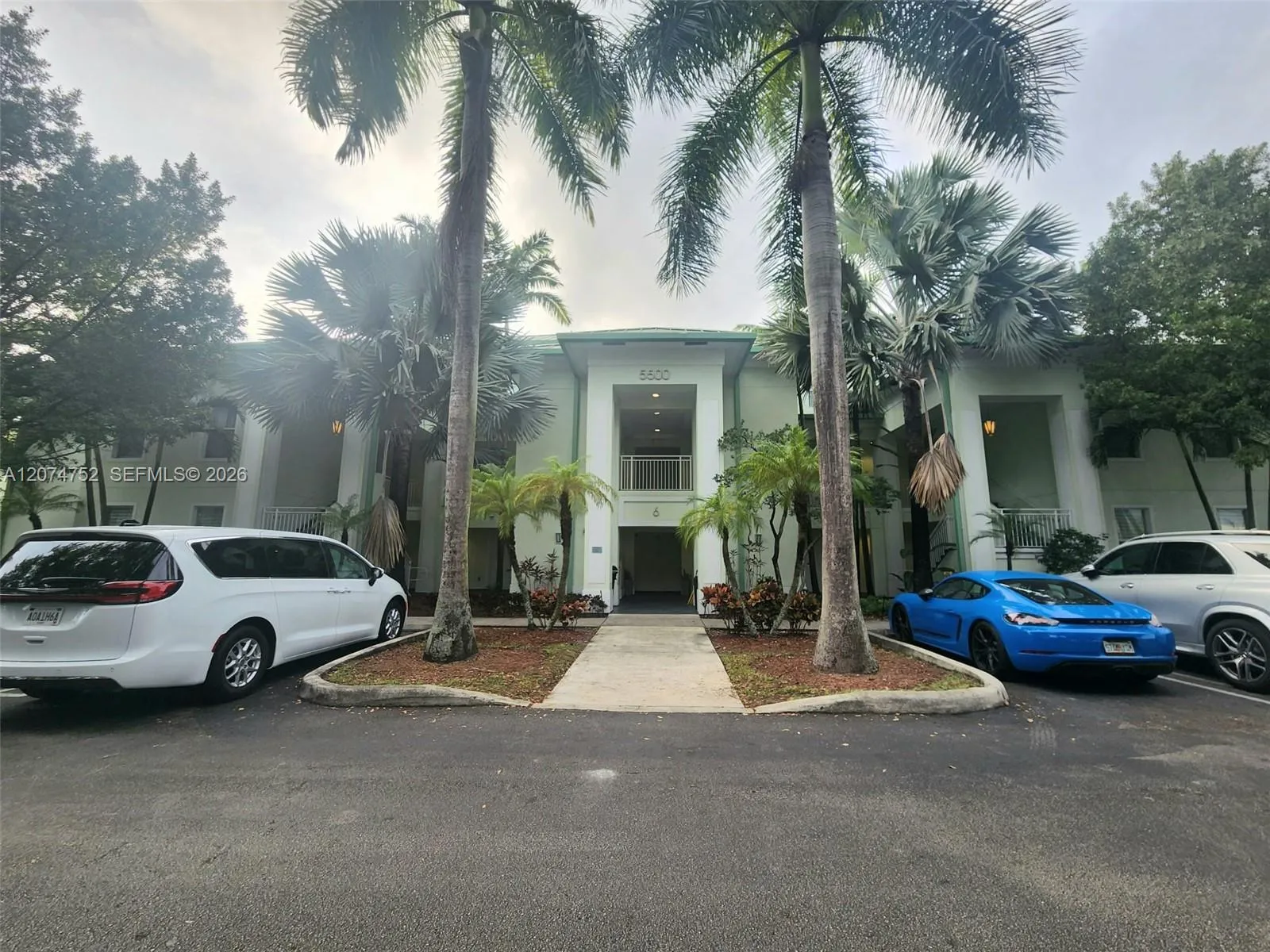 Foto de propiedad en 5300 NW 87th Avenue 614, Doral, FL 33178 Doral con MLS# 