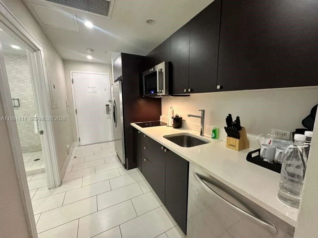 Foto de propiedad en 5300 NW 87th Avenue 910, Doral, FL 33178 Doral con MLS# 