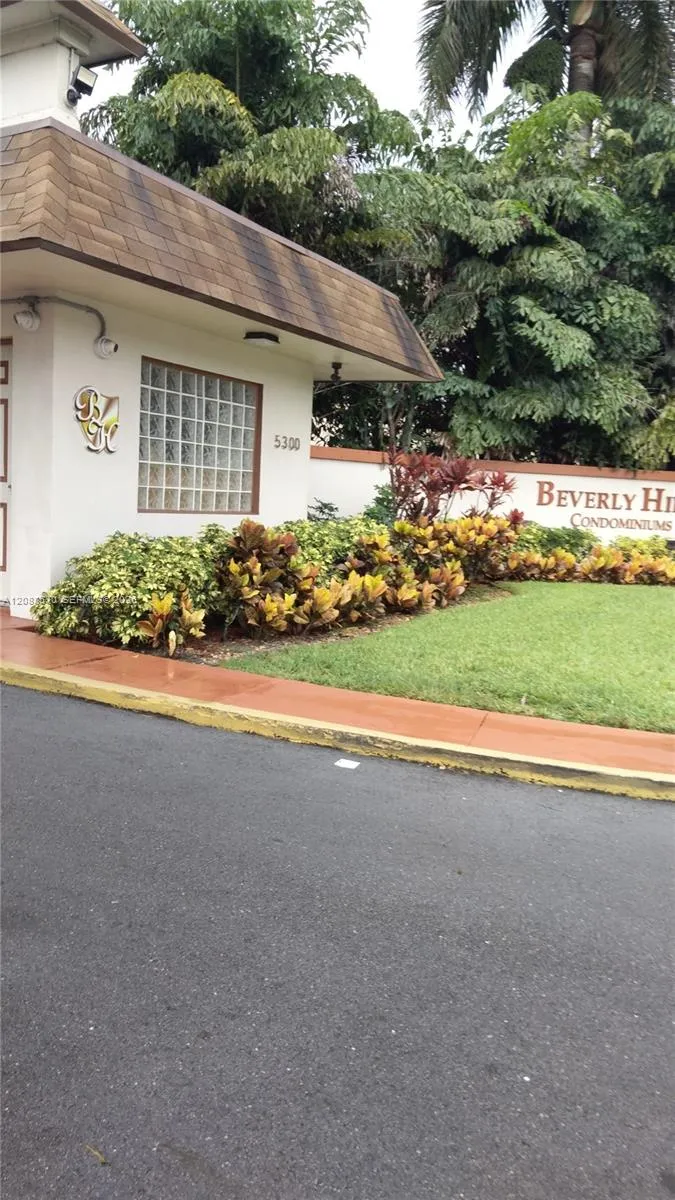 Foto de propiedad en 5300 Washington Street 225G, Hollywood, FL 33021 Hollywood con MLS# 
