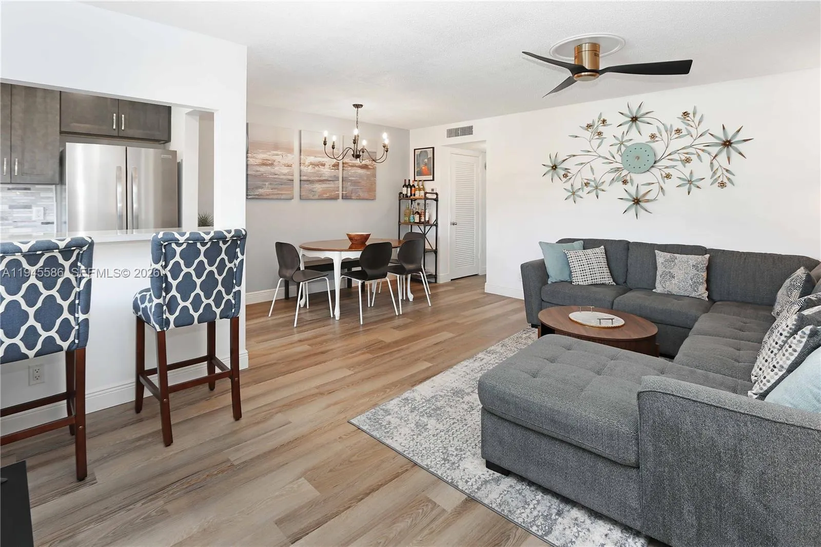 Vendido 5300 Washington Street E207, Hollywood, FL 33021, Hollywood, FL 33021