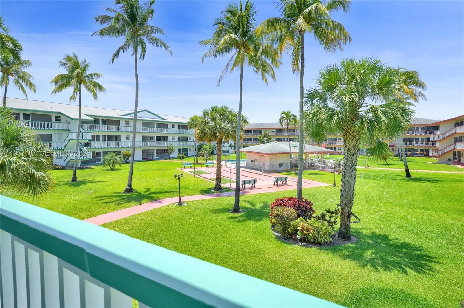 Foto de propiedad en 5300 Washington Street I205, Hollywood, FL 33021 Hollywood con MLS#