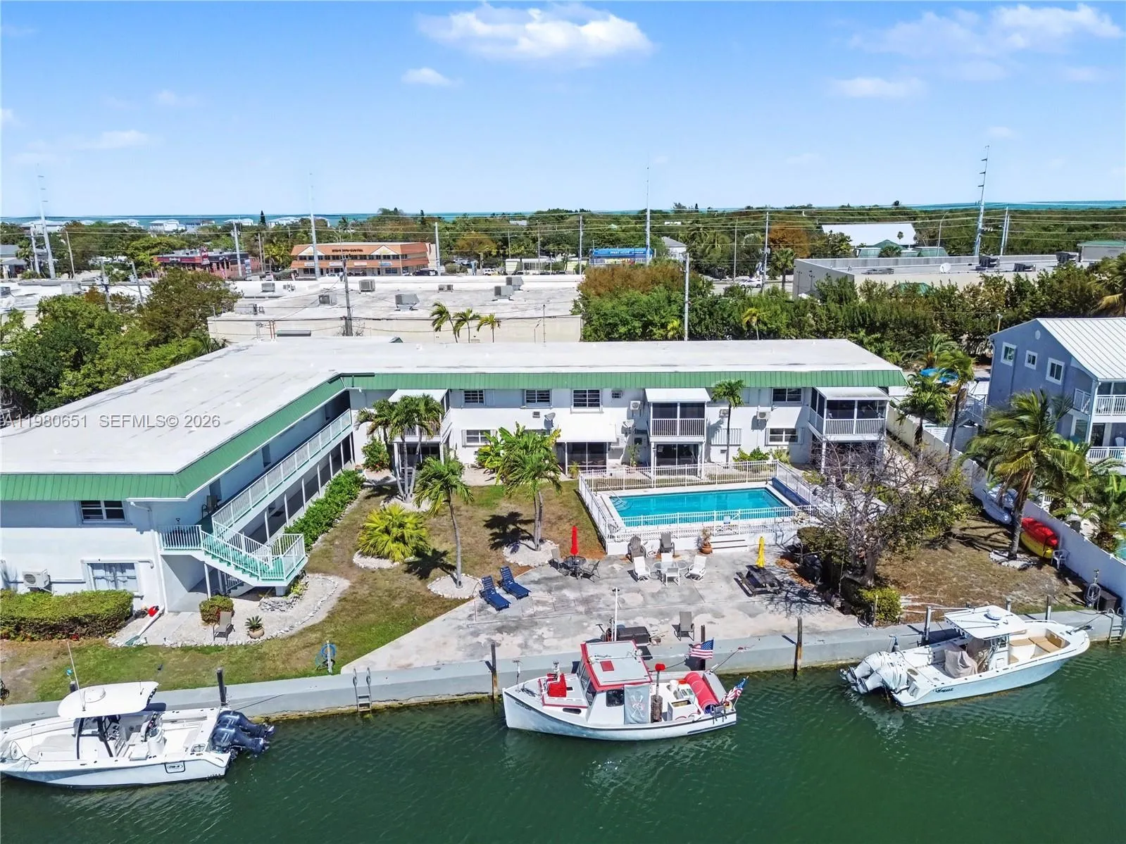 Foto de propiedad en 5301 Ocean Terrace 7, Marathon, FL 33050 Marathon con MLS# 