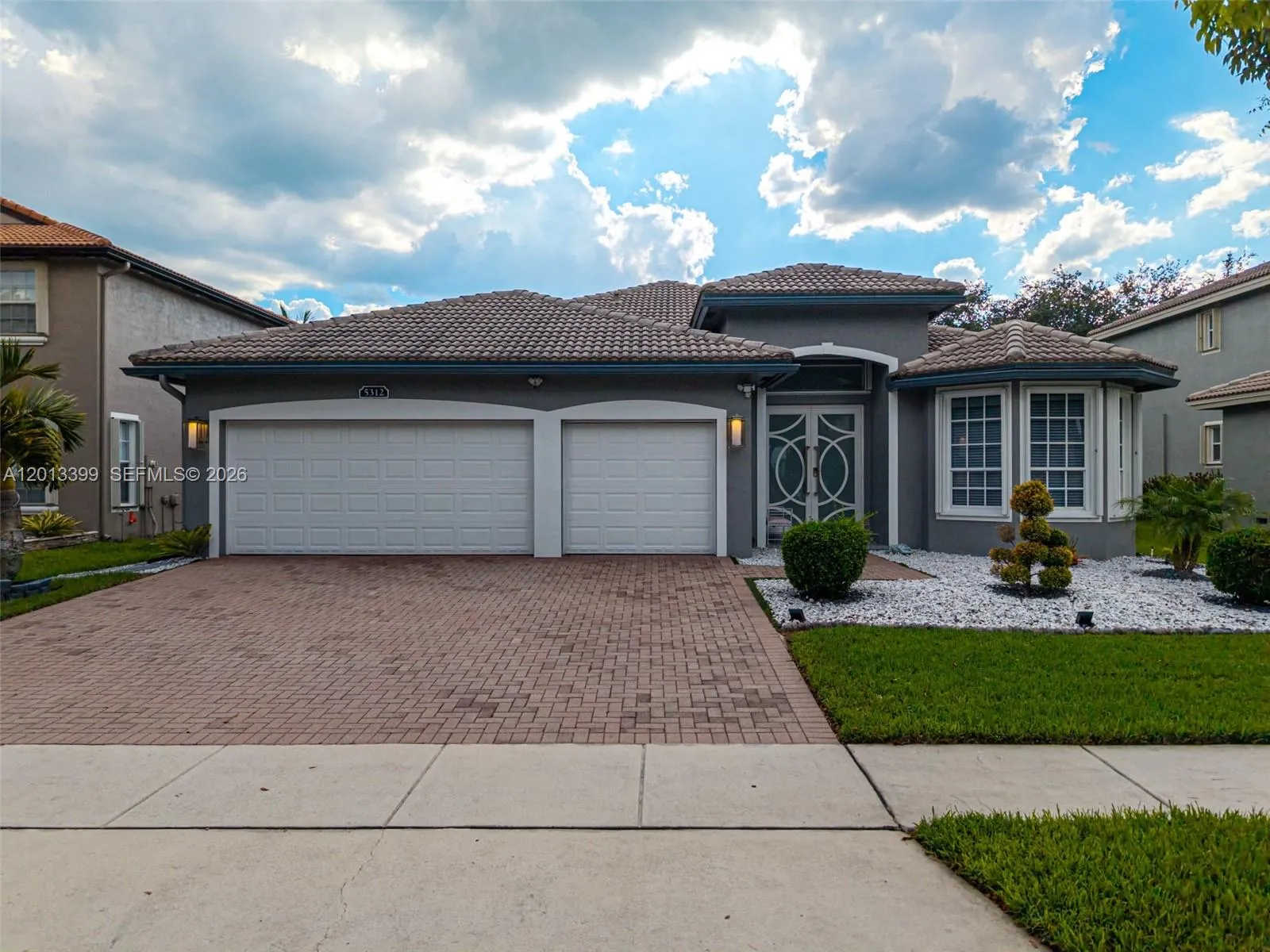 Foto de propiedad en 5312 SW 148th Avenue, Miramar, FL 33027 Miramar con MLS# 