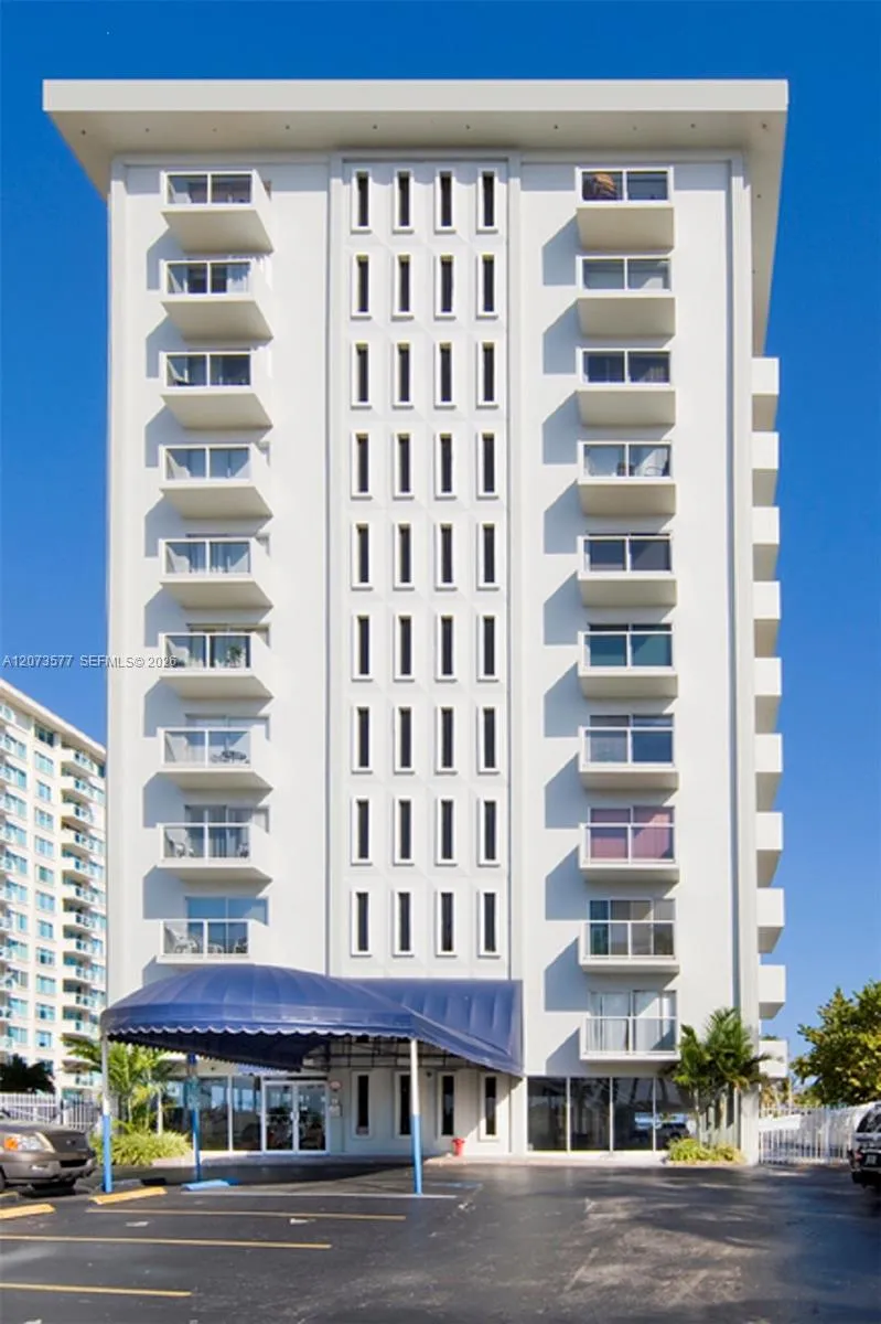 Foto de propiedad en 5313 Collins Avenue 404, Miami Beach, FL 33140 Miami Beach con MLS#