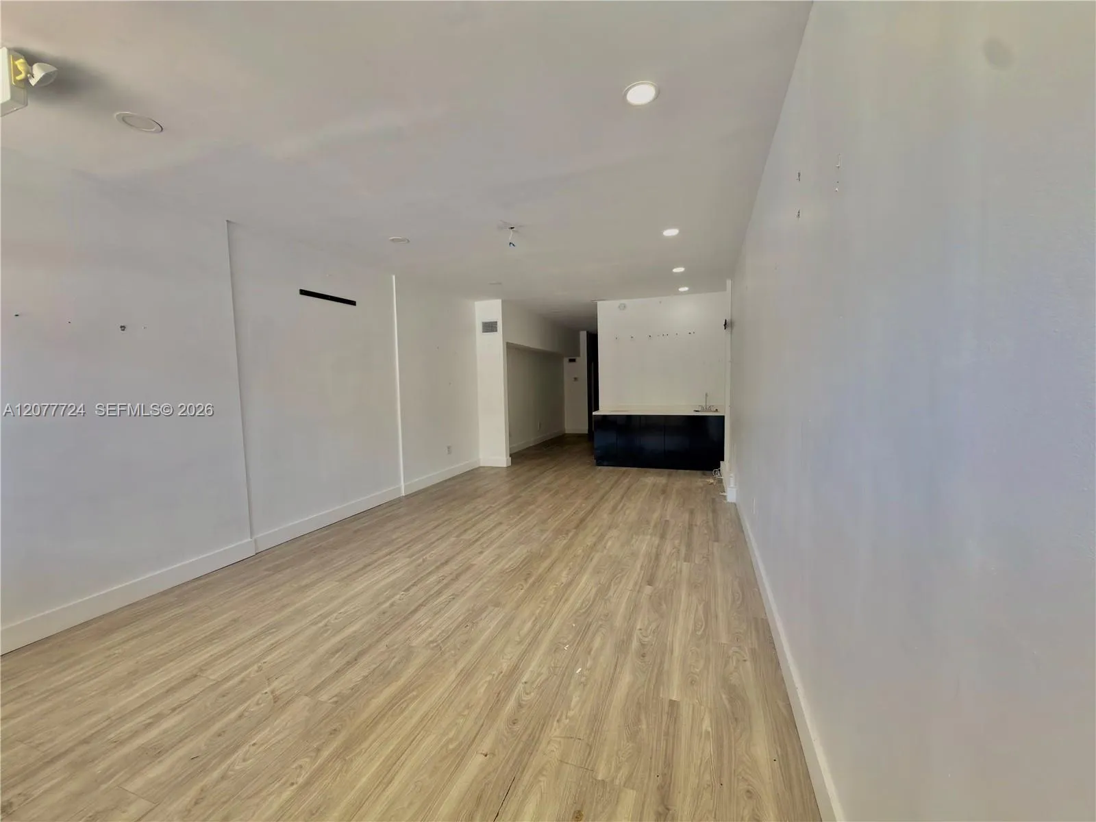 Foto de propiedad en 5323 SW 8th Street, Coral Gables, FL 33134 Coral Gables con MLS# 