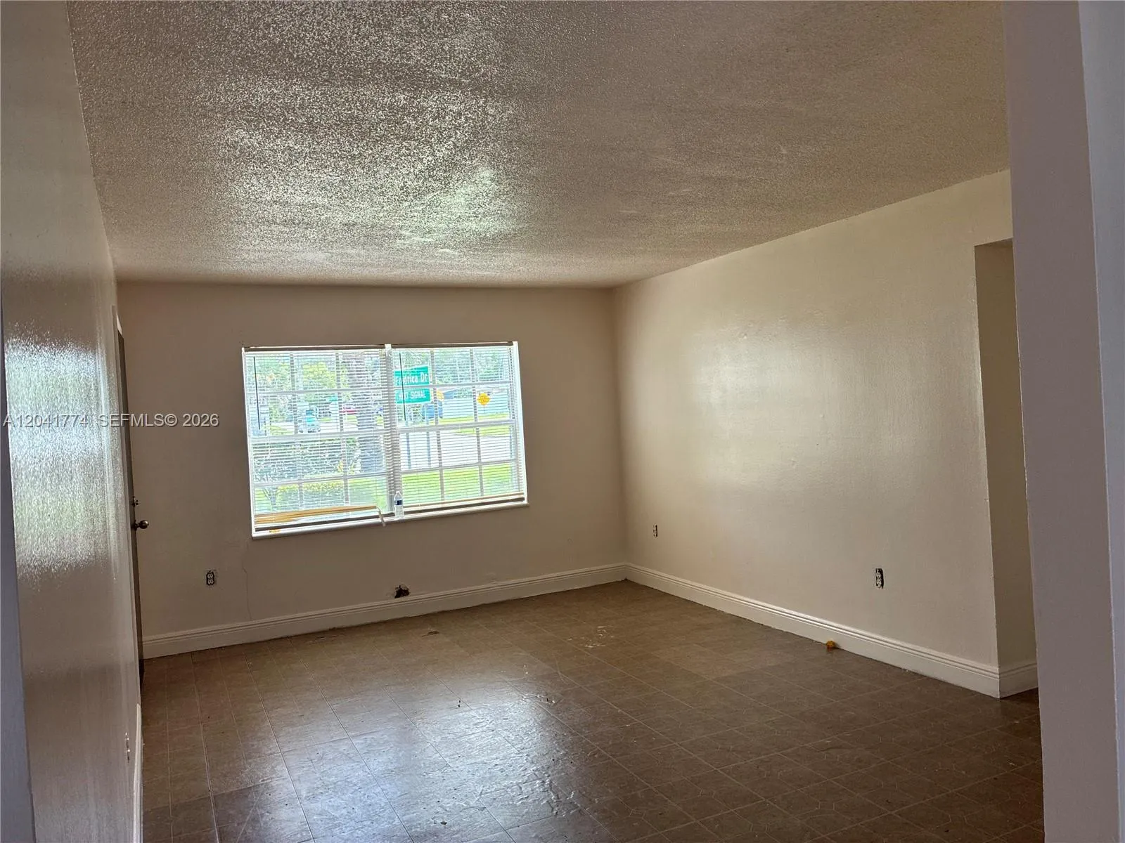 Foto de propiedad en 5325 Curry Ford Road A104, Orlando, FL 32812 Orlando con MLS# 