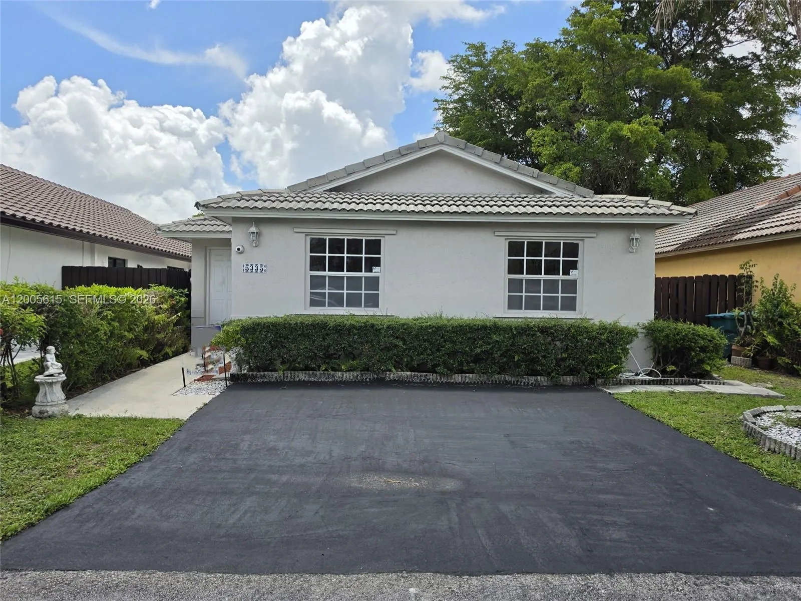Foto de propiedad en 5335 SW 153rd Avenue, Miami, FL 33185 Miami con MLS# 