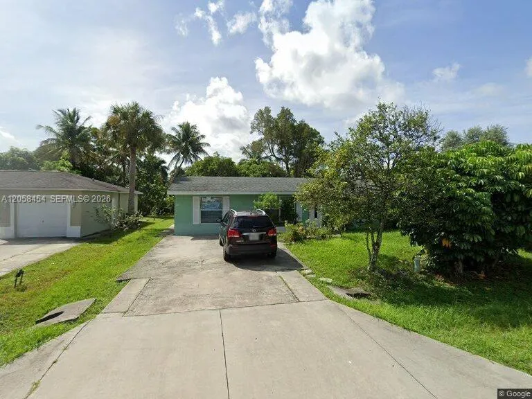 Foto de propiedad en 5342 Mccarty Street, Naples, FL 34113 Naples con MLS# 