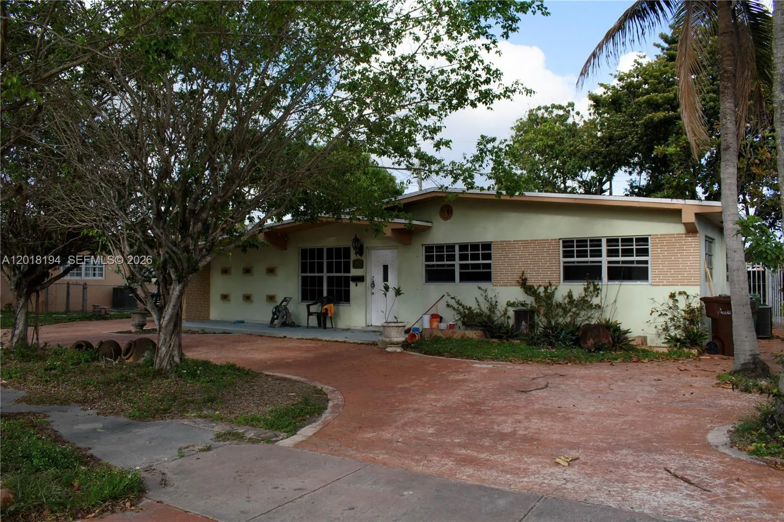 Vendido 5349 W 14th Lane, Hialeah, FL 33012, Hialeah, FL 33012