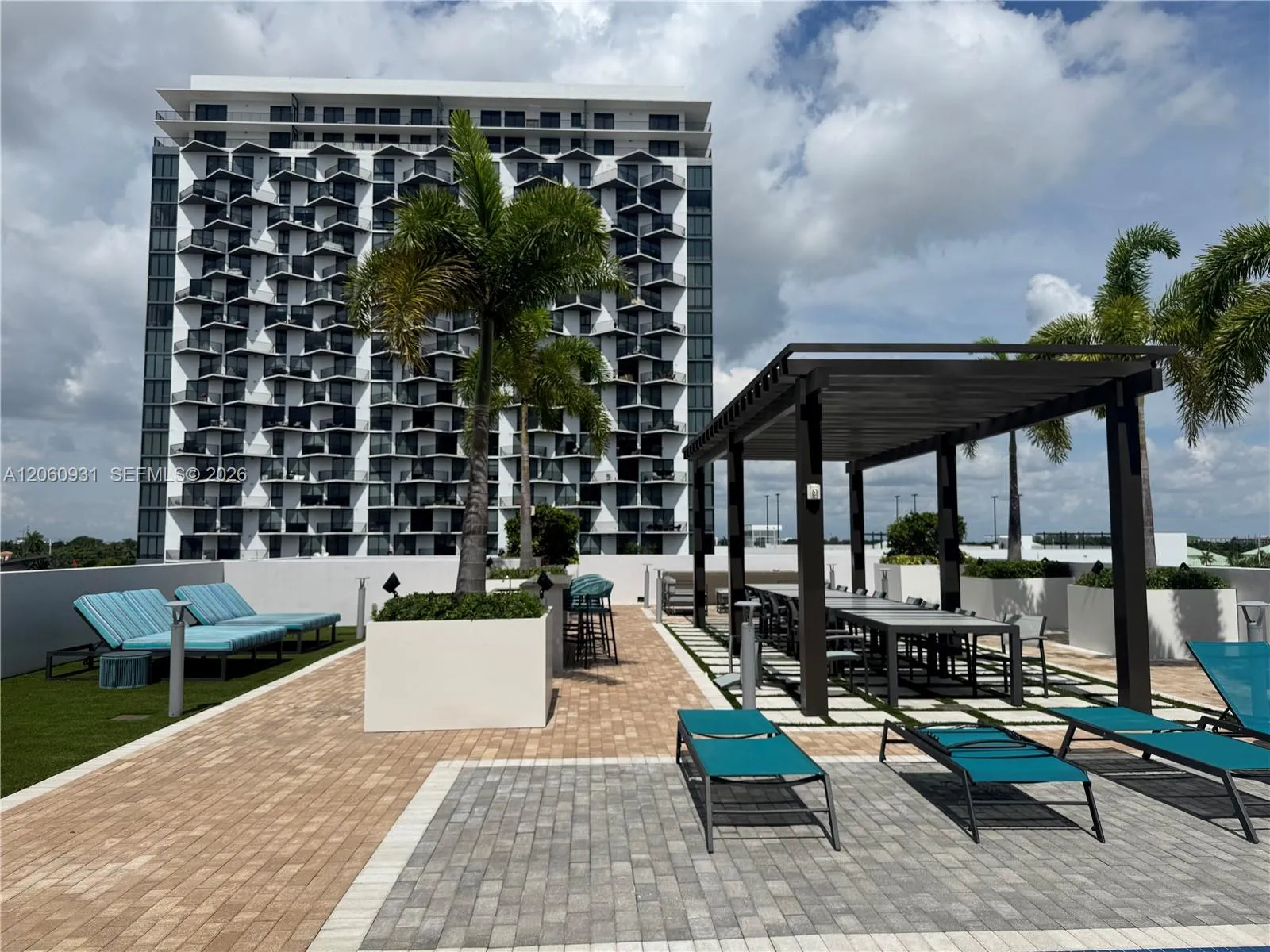 Foto de propiedad en 5350 NW 84th Avenue 1706, Doral, FL 33166 Doral con MLS# 