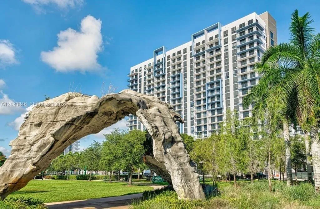 Foto de propiedad en 5350 NW 84th Avenue 603, Doral, FL 33166 Doral con MLS# 