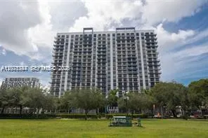 Foto de propiedad en 5350 NW 84th Avenue 705, Doral, FL 33166 Doral con MLS# 