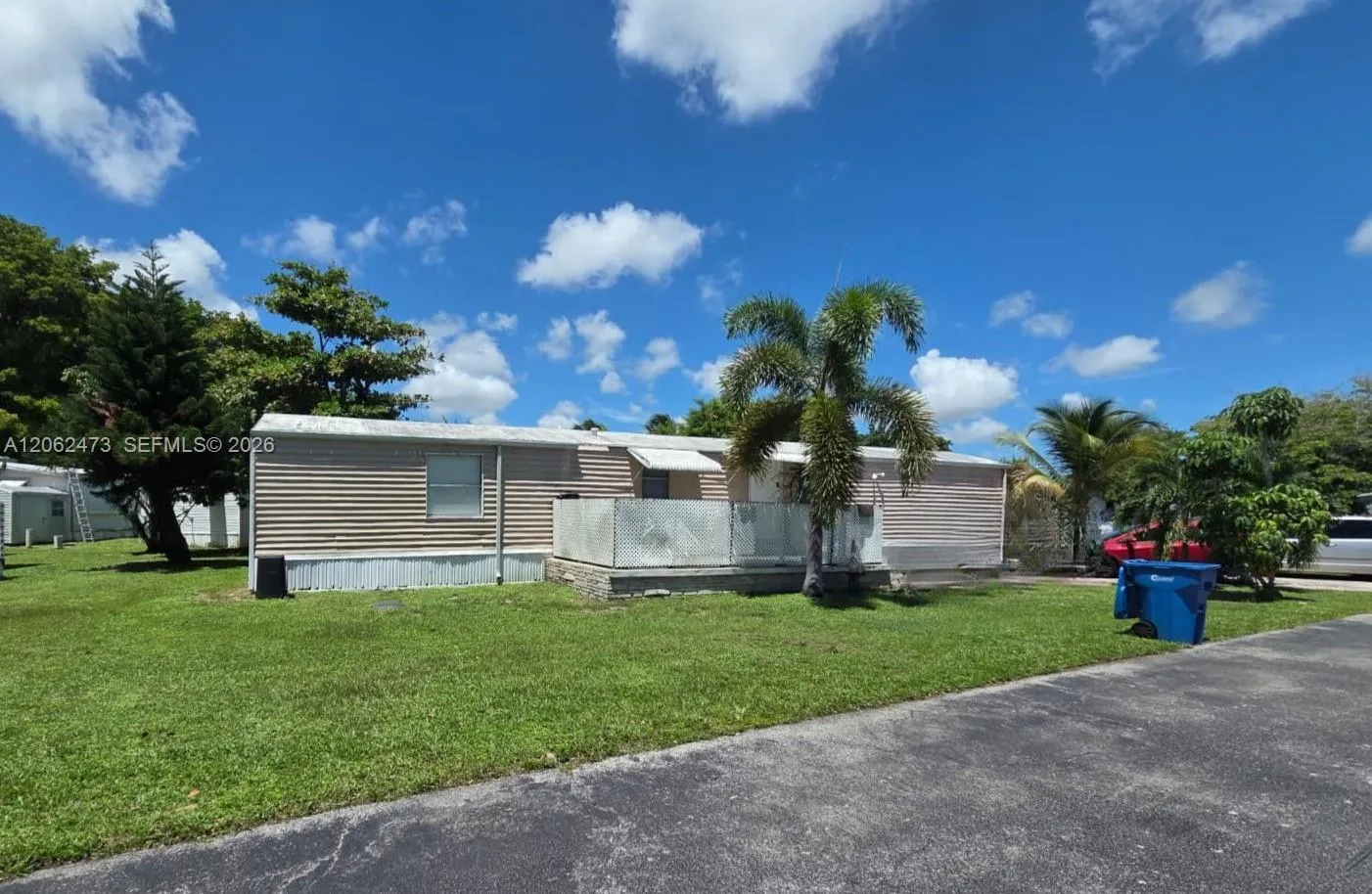 Foto de propiedad en 5351 SW 35th Street, Davie, FL 33314 Davie con MLS# 