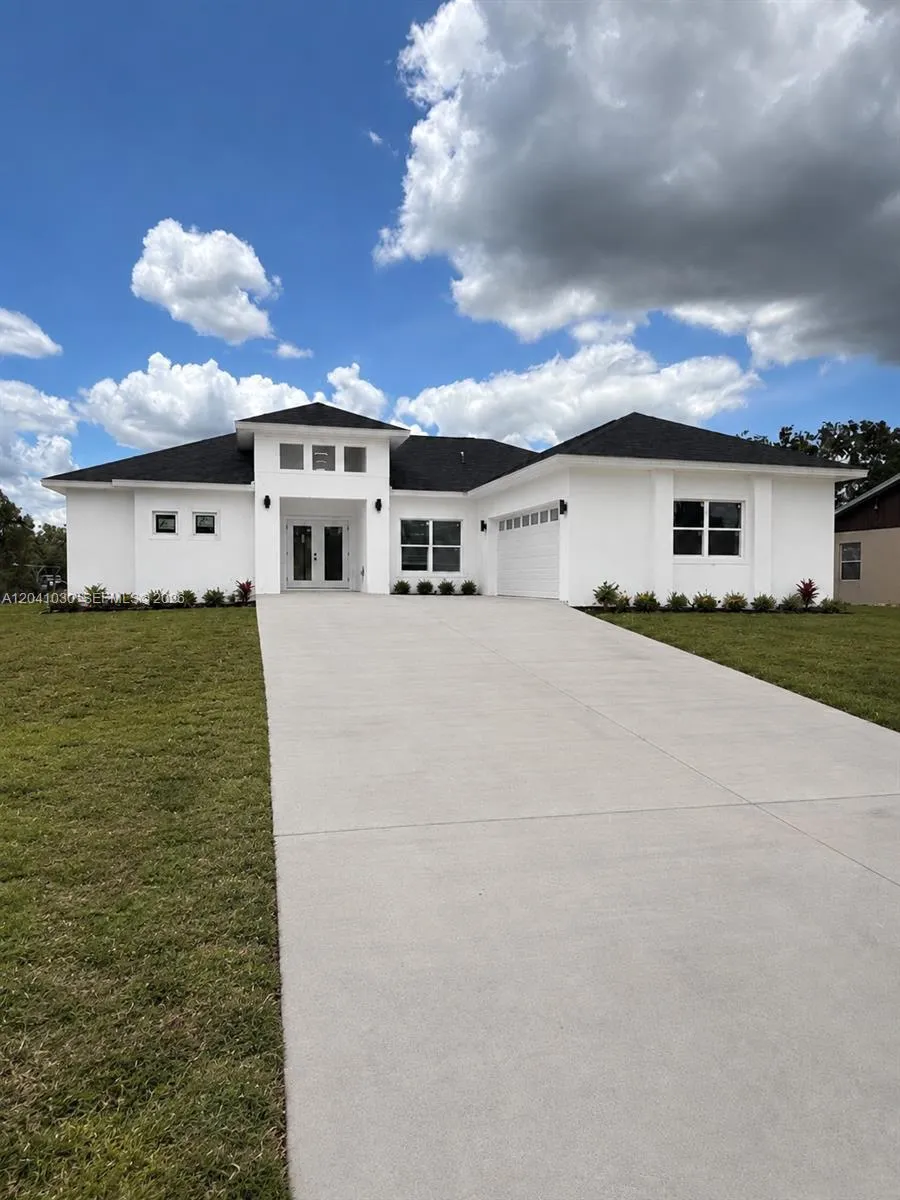 Foto de propiedad en 536 Lincoln, Lake Placid, FL 33852 Lake Placid con MLS# 