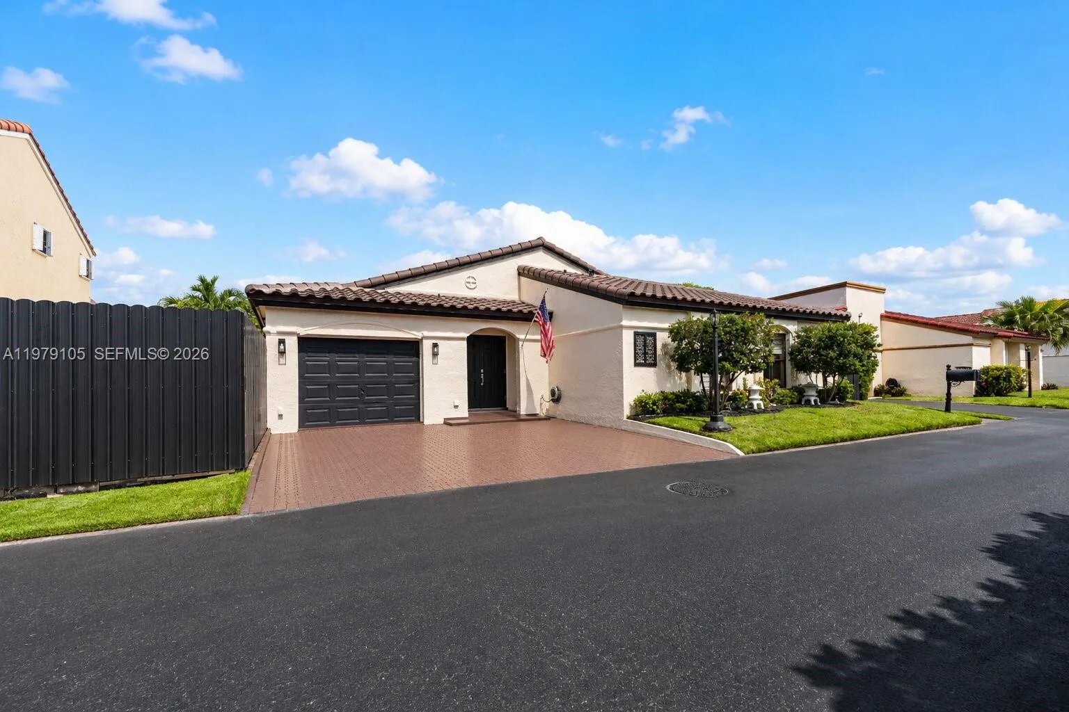 Foto de propiedad en 536 SW 88th Court, Miami, FL 33174 Miami con MLS# 