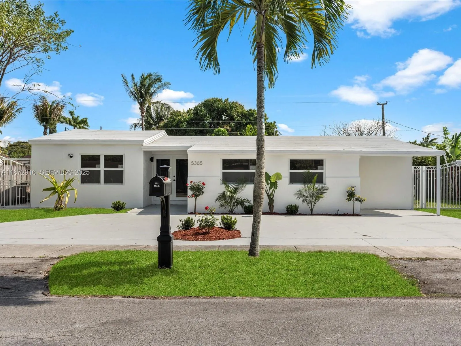 Foto de propiedad en 5365 SW 97th Court, Miami, FL 33165 Miami con MLS# 