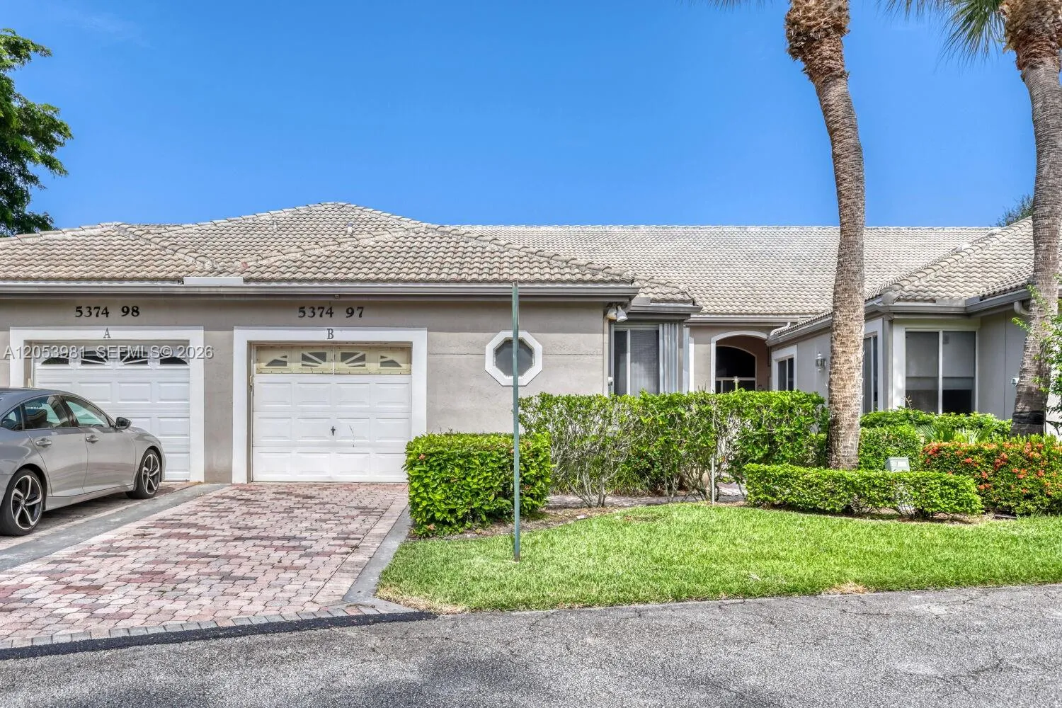 Foto de propiedad en 5374 Monterey Circle B, Delray Beach, FL 33484 Delray Beach con MLS# 