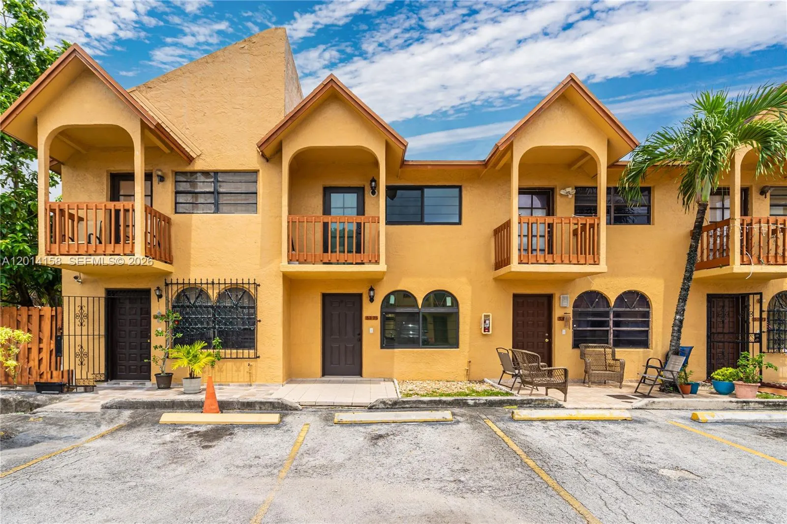 Foto de propiedad en 5375 W 23rd Court 14-10, Hialeah, FL 33016 Hialeah con MLS# 