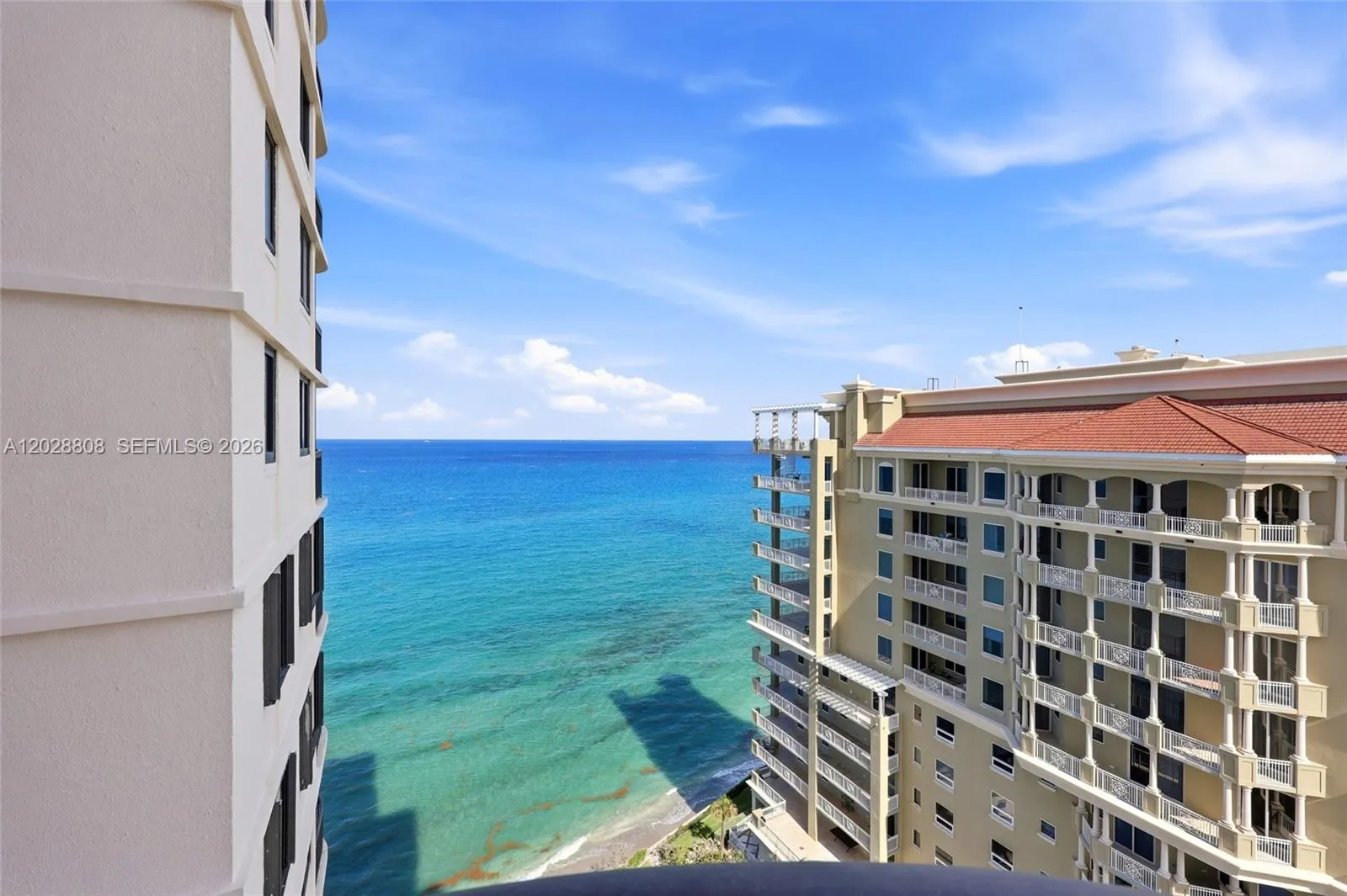 Foto de propiedad en 5380 N Ocean Drive 18B, Singer Island, FL 33404 Singer Island con MLS# 