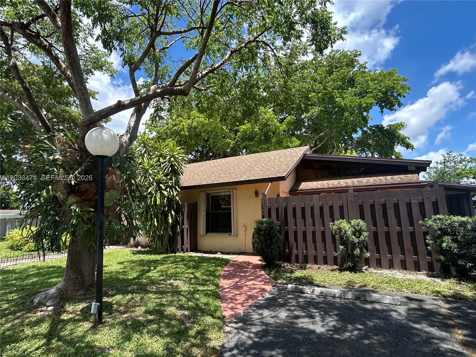 Vendido 539 Briarwood Circle 2-57, Hollywood, FL 33024, Hollywood, FL 33024