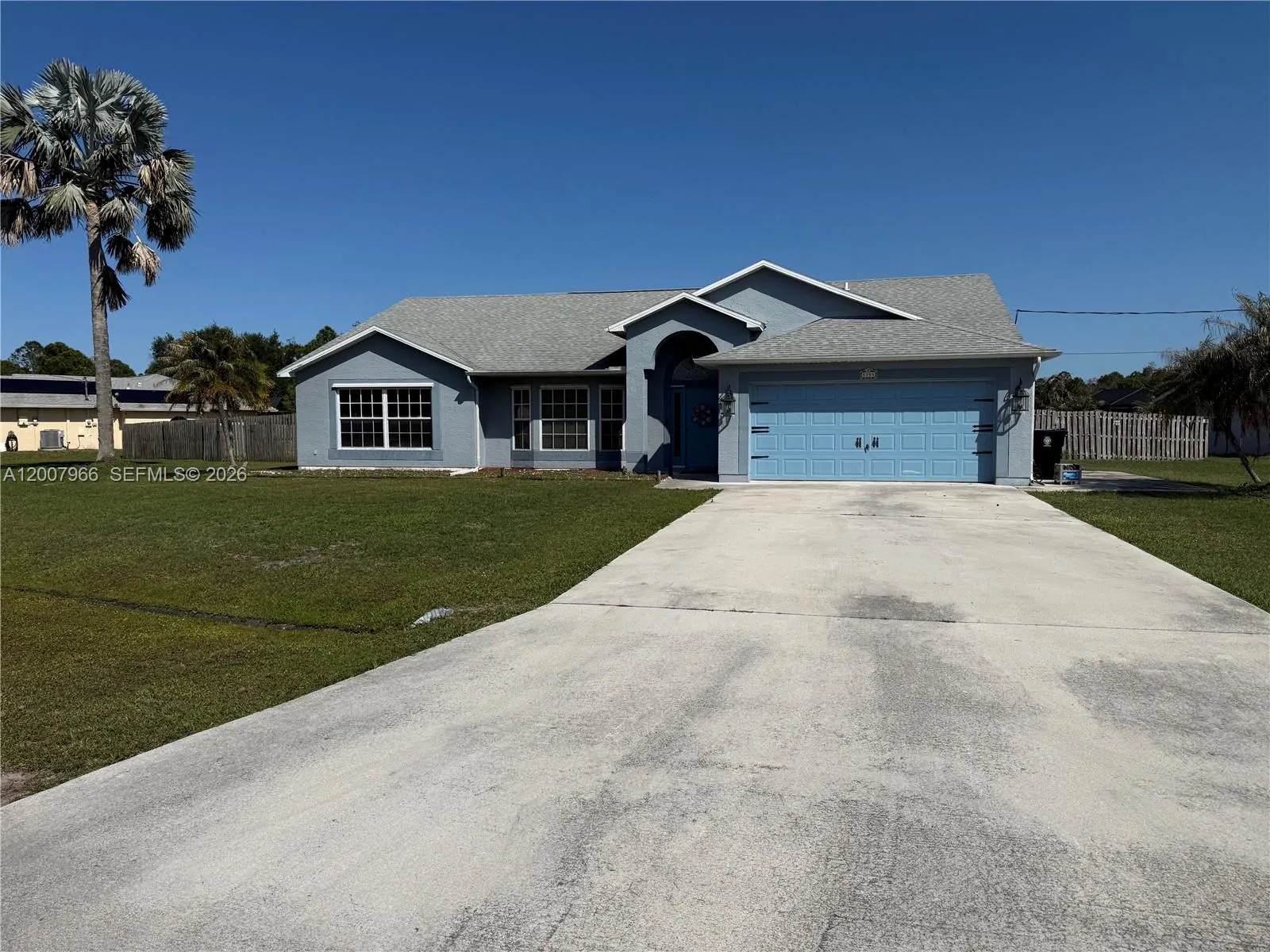 Foto de propiedad en 5395 S Crisona Circle, Port St. Lucie, FL 34986 Port St. Lucie con MLS# 
