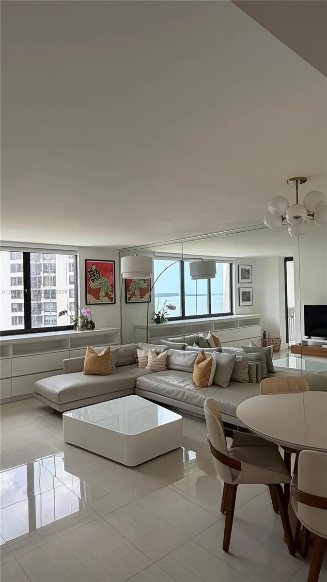 Foto de propiedad en 540 Brickell Key Drive 1101, Miami, FL 33131 Miami con MLS#
