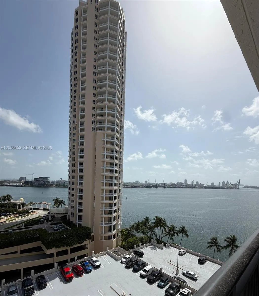 Alquilada 540 Brickell Key Drive 1418, Miami, FL 33131, Miami, FL 33131