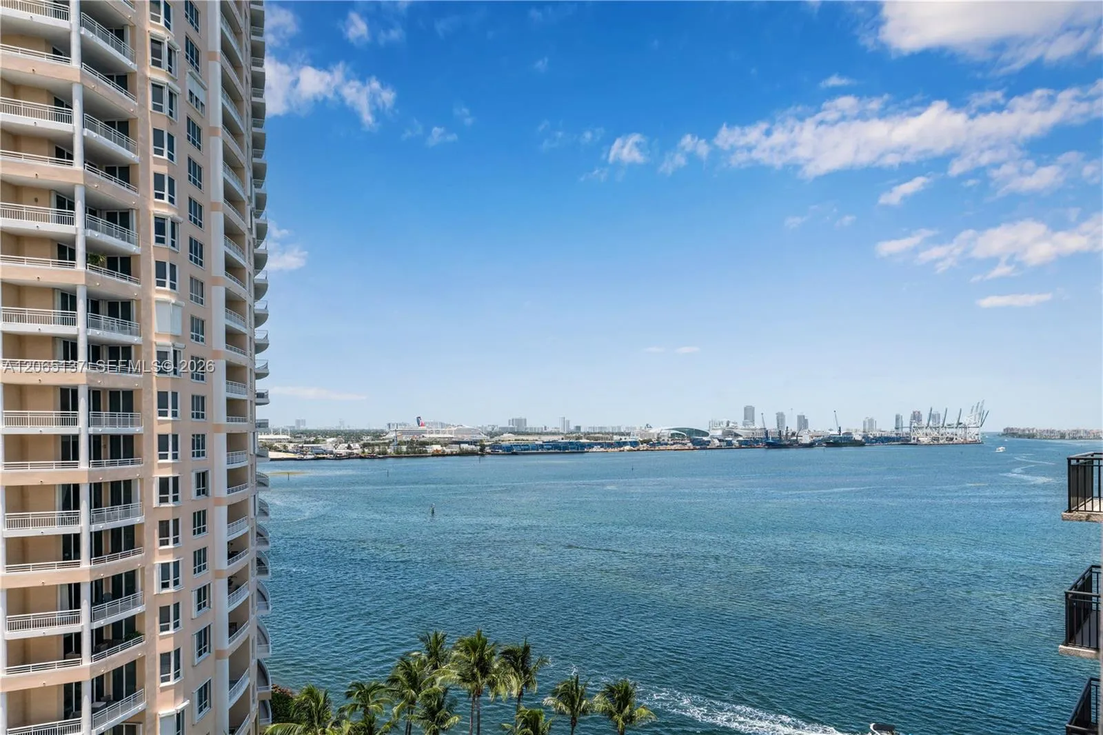 Foto de propiedad en 540 Brickell Key Drive 1422, Miami, FL 33131 Miami con MLS#