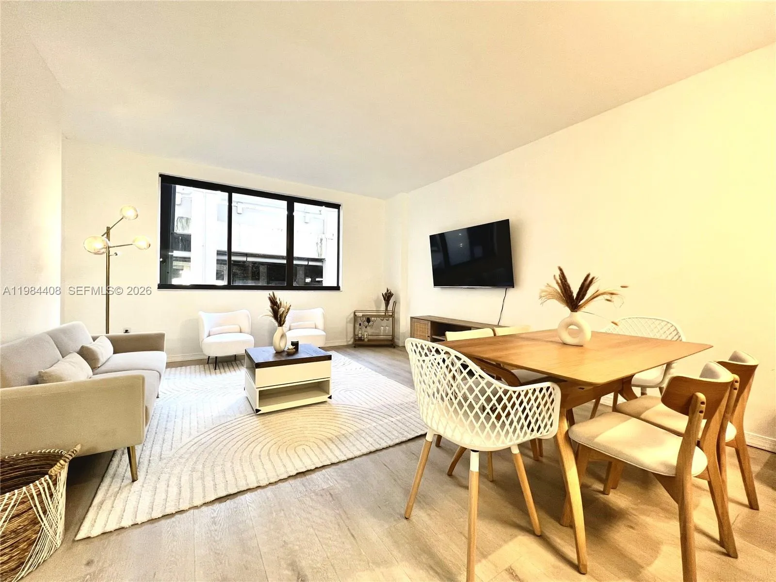 Foto de propiedad en 540 Brickell Key Drive 202, Miami, FL 33131 Miami con MLS#