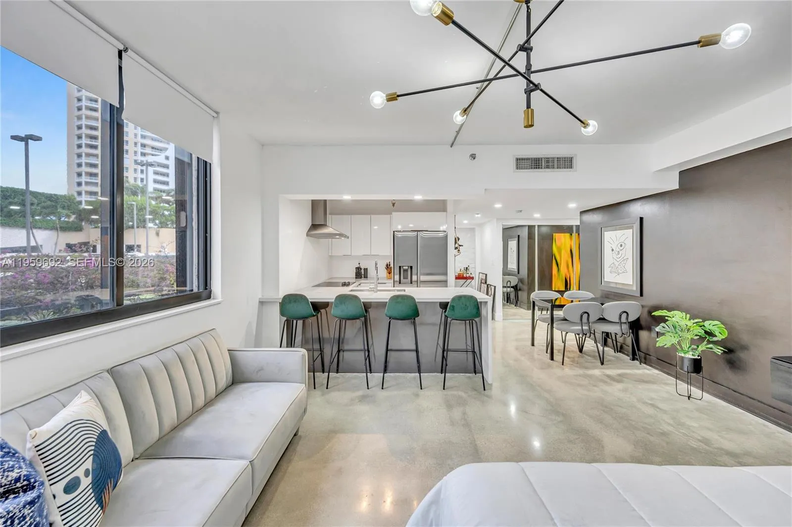 Foto de propiedad en 540 Brickell Key Drive 409, Miami, FL 33131 Miami con MLS# 