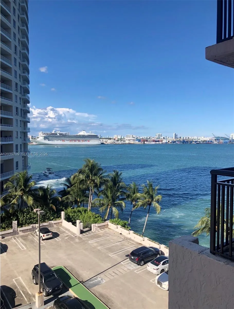 Foto de propiedad en 540 Brickell Key Drive 828, Miami, FL 33131 Miami con MLS#