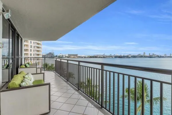 En Venta 540 Brickell Key Drive 832, Miami, FL 33131, Miami, FL 33131