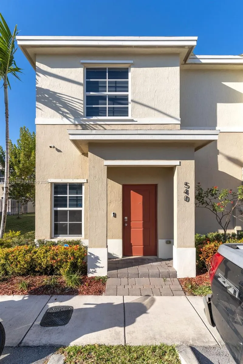 Foto de propiedad en 540 NE 5th Terrace, Florida City, FL 33034 Florida City con MLS# 