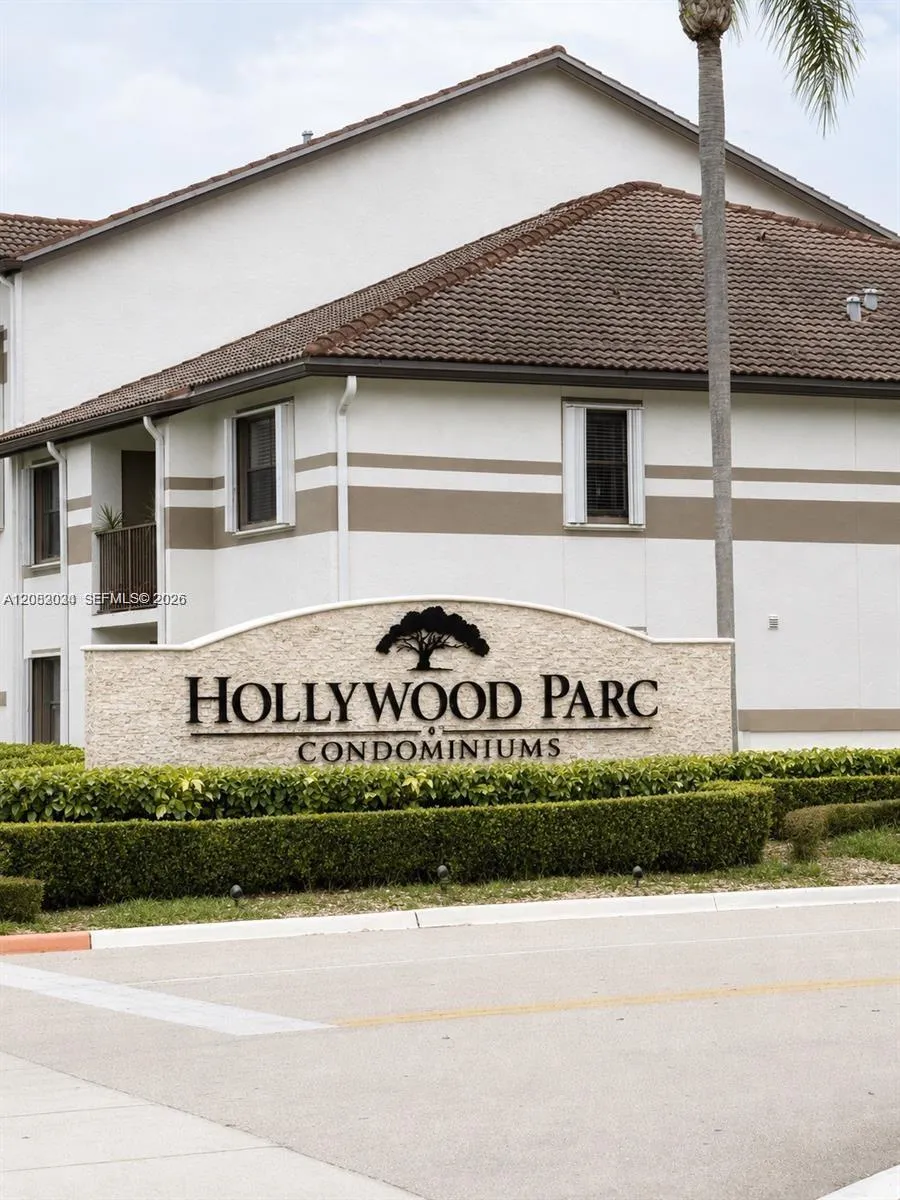Foto de propiedad en 540 S Park Road 110-9, Hollywood, FL 33021 Hollywood con MLS# 