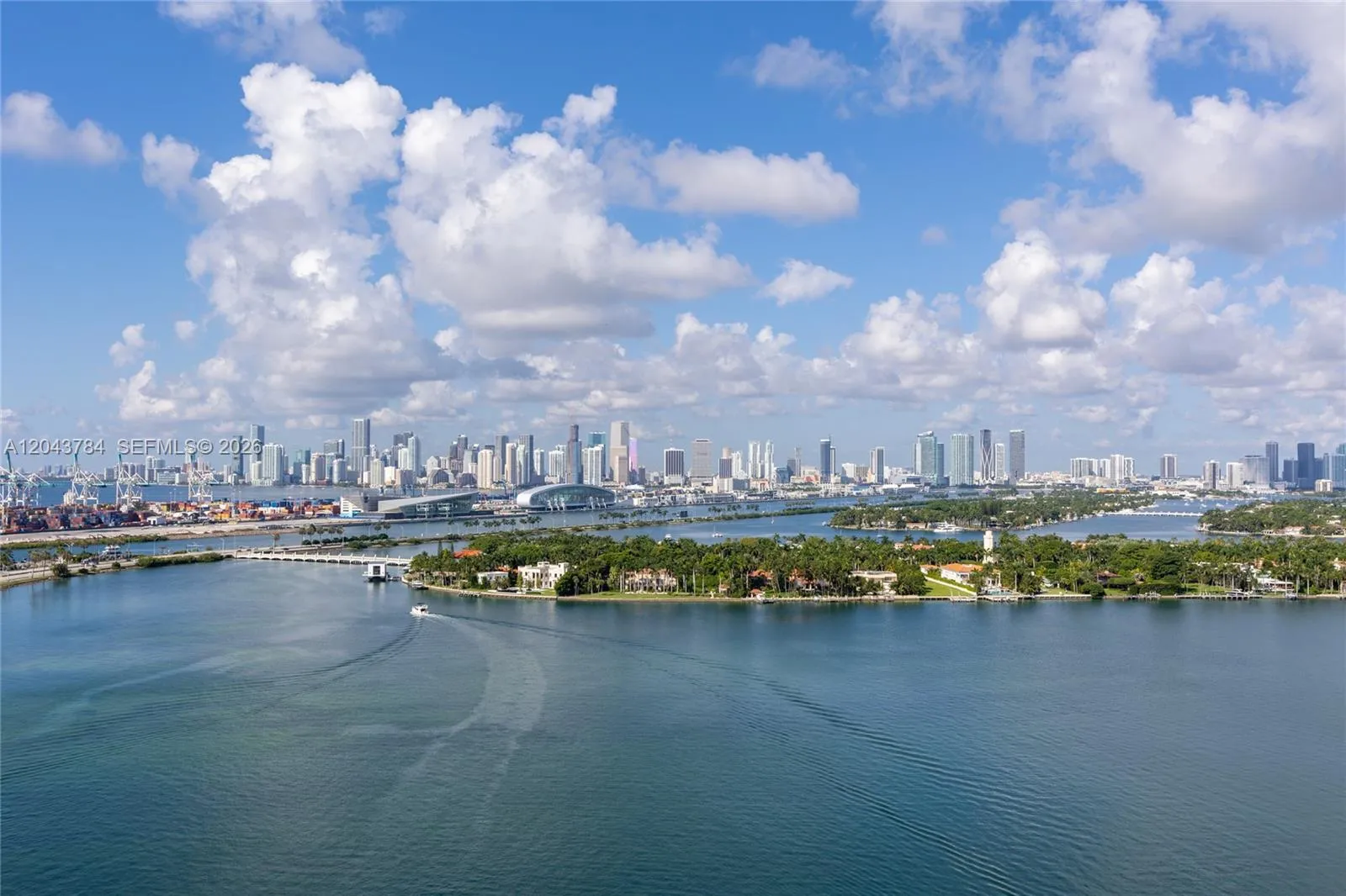 Foto de propiedad en 540 West Avenue 2311, Miami Beach, FL 33139 Miami Beach con MLS# 